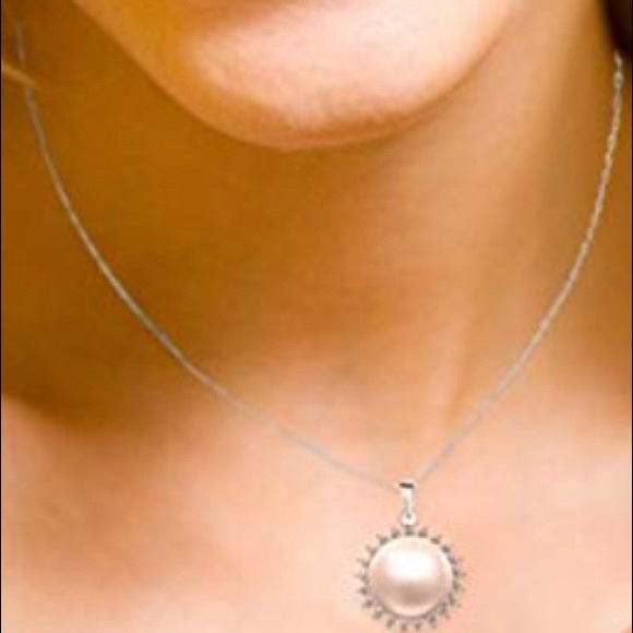 Sunshine Sterling Silver Pearl Necklace Pandant - Picture 2 of 4